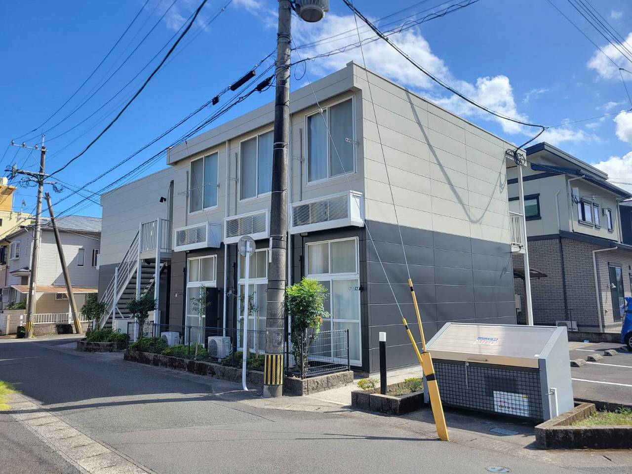 レオパレスフローラ