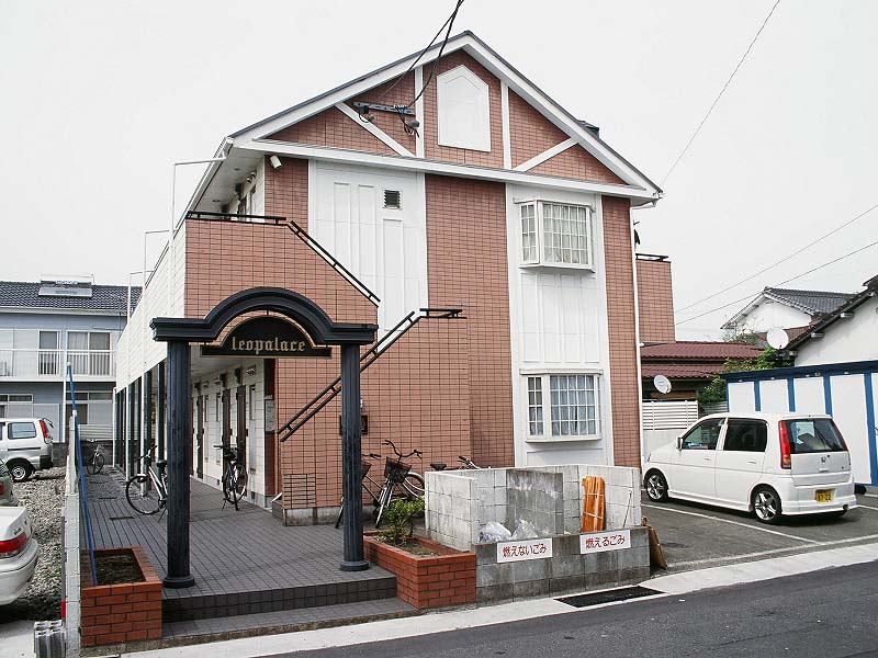 レオパレス神宮西町