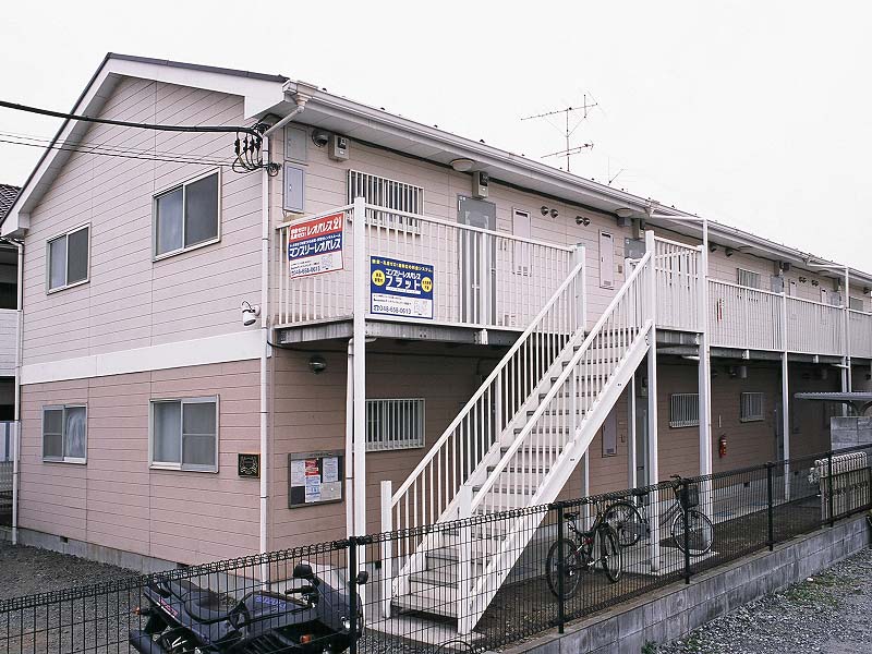 レオパレスタナカ