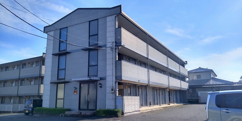 新桐生駅より徒歩18分 築28年 3階建の賃貸物件