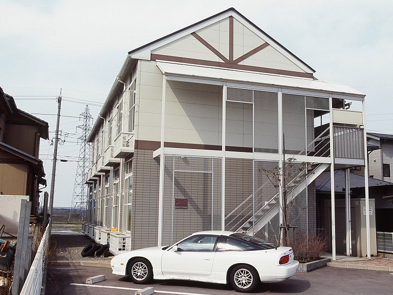 金沢駅よりバス28分 築27年 2階建の賃貸物件