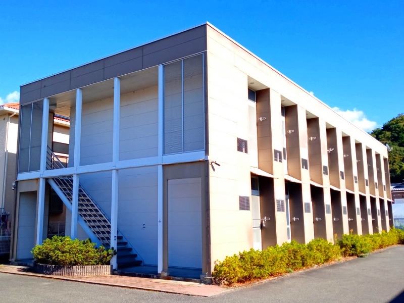 芳養駅より徒歩4分 築26年10ヶ月 2階建の賃貸物件