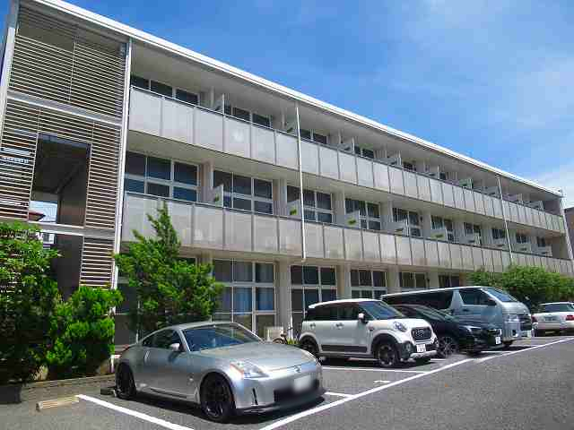 妙典駅より徒歩12分 築27年 3階建の賃貸物件