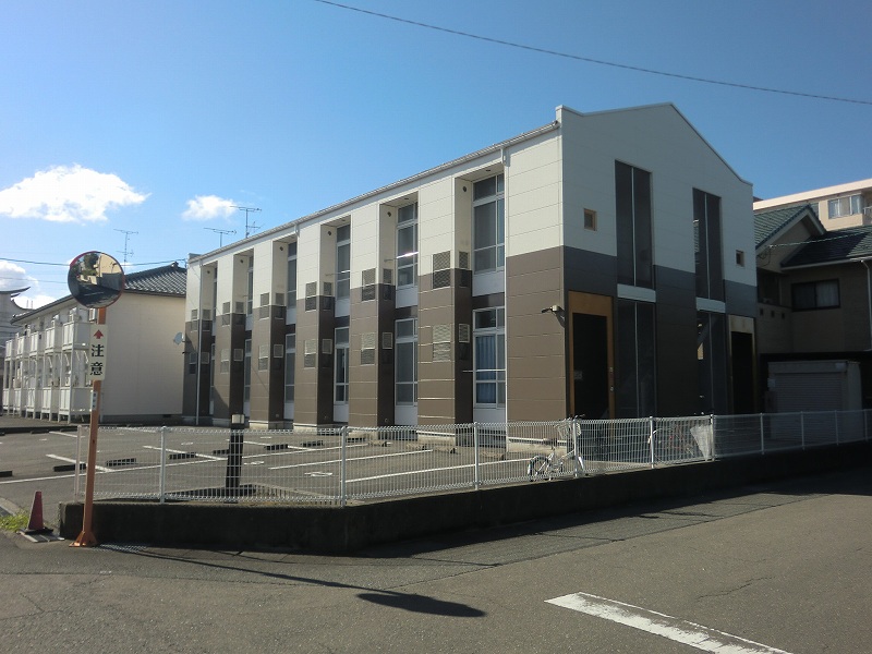 福井駅よりバス12分 築26年6ヶ月 2階建の賃貸物件