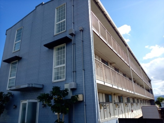 新松田駅より徒歩15分 築26年 3階建の賃貸物件