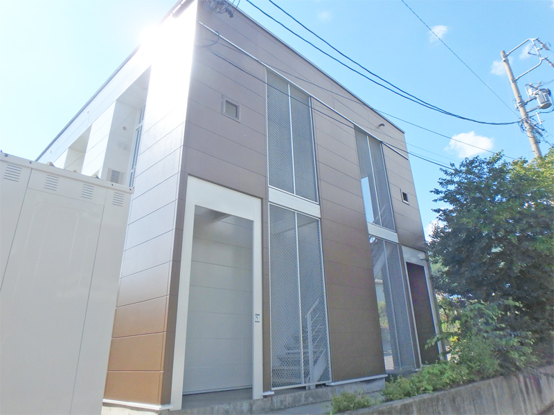 岡谷駅よりバス42分 築25年10ヶ月 2階建の賃貸物件