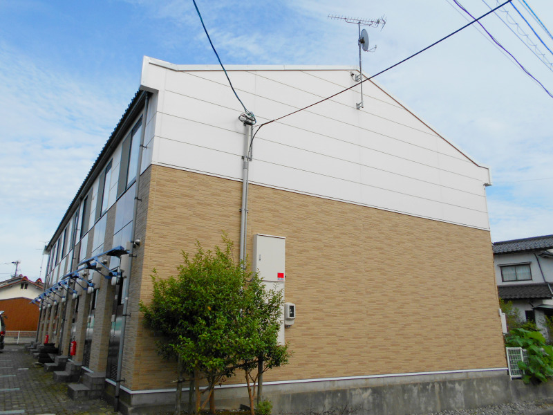 小松駅よりバス11分 築26年3ヶ月 2階建の賃貸物件
