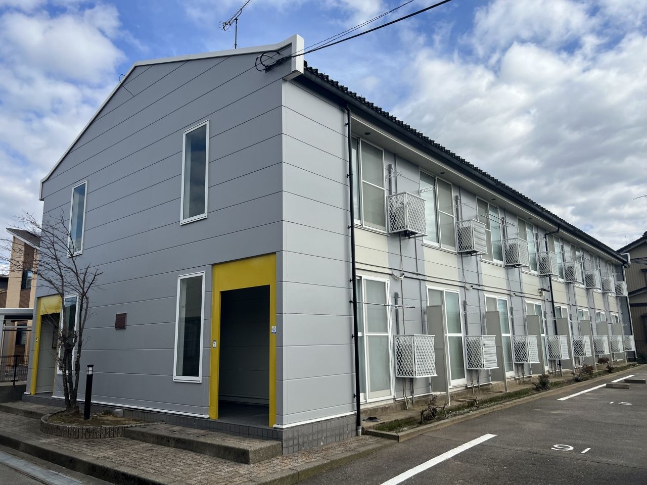 福井駅よりバス31分 築24年11ヶ月 2階建の賃貸物件