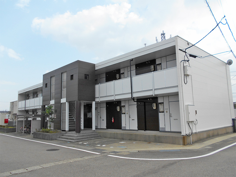 石動駅より徒歩5分 築24年9ヶ月 2階建の賃貸物件