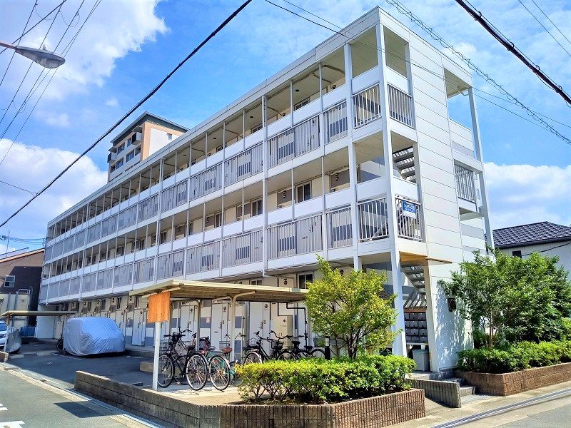 京橋駅より徒歩10分 築24年10ヶ月 3階建の賃貸物件