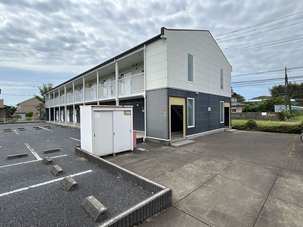 十王駅よりバス7分 築24年8ヶ月 2階建の賃貸物件