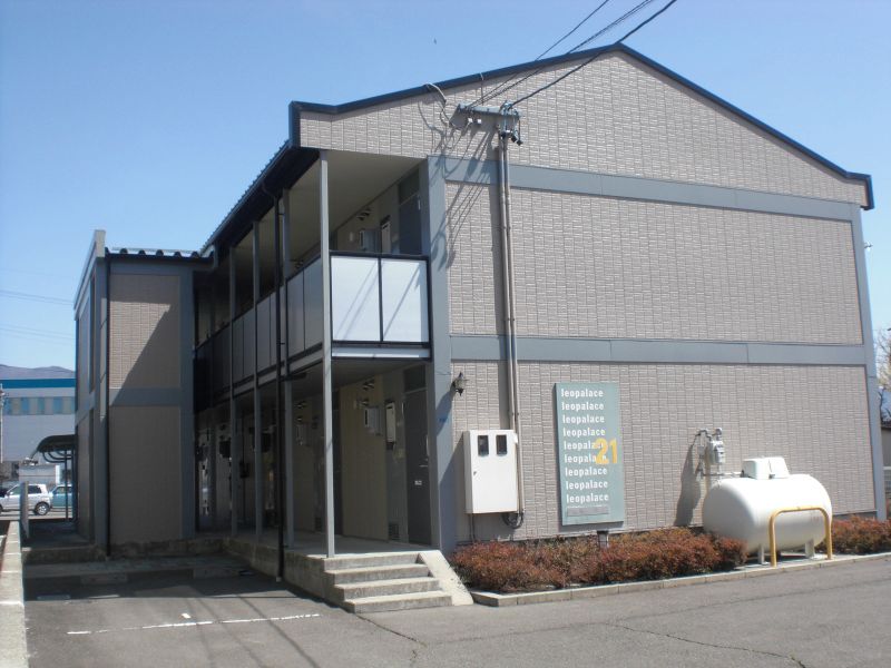 下諏訪駅より徒歩27分 築24年3ヶ月 2階建の賃貸物件