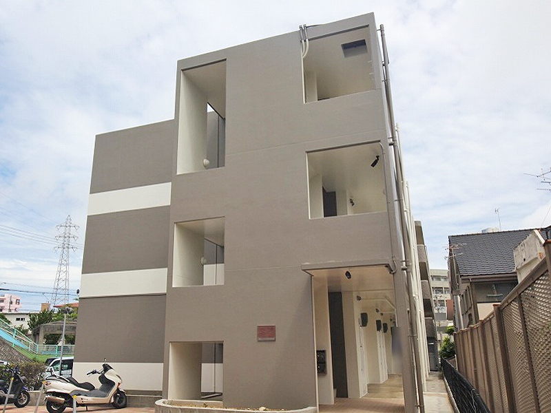 奥武山公園駅より徒歩16分 築23年11ヶ月 3階建の賃貸物件