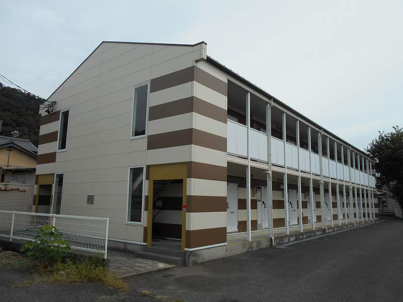 敦賀駅よりバス7分 築24年4ヶ月 2階建の賃貸物件