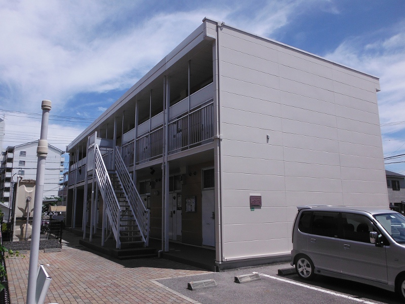 横山駅より徒歩14分 築24年6ヶ月 2階建の賃貸物件