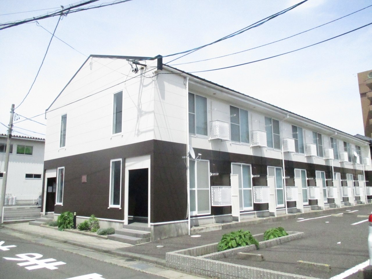 敦賀駅よりバス10分 築23年11ヶ月 2階建の賃貸物件