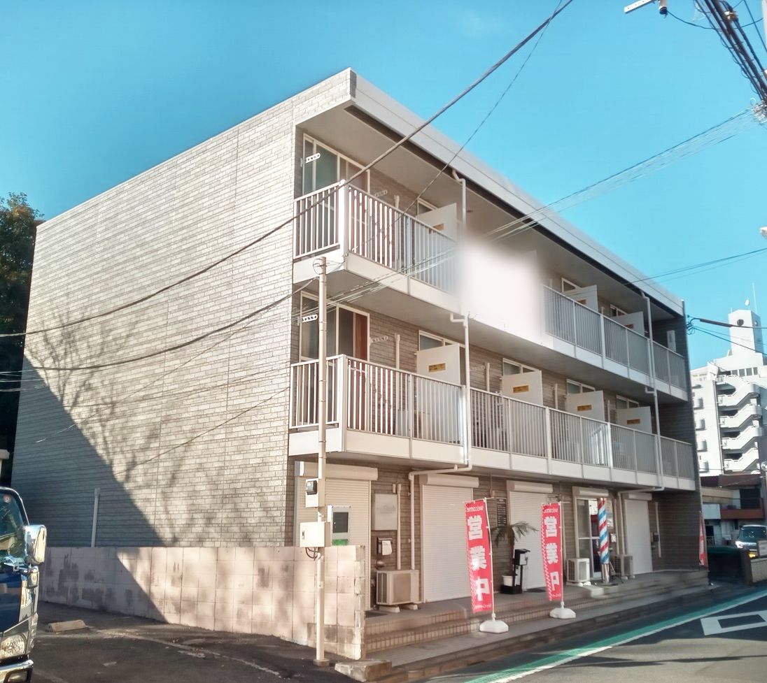 綾瀬駅より徒歩10分 築23年9ヶ月 3階建の賃貸物件