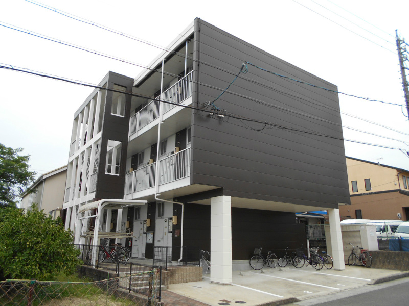 平針駅より徒歩16分 築23年7ヶ月 3階建の賃貸物件