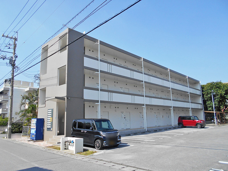 県庁前駅よりバス99分 築23年3ヶ月 3階建の賃貸物件