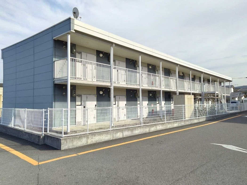 高松駅よりバス12分 築23年11ヶ月 2階建の賃貸物件