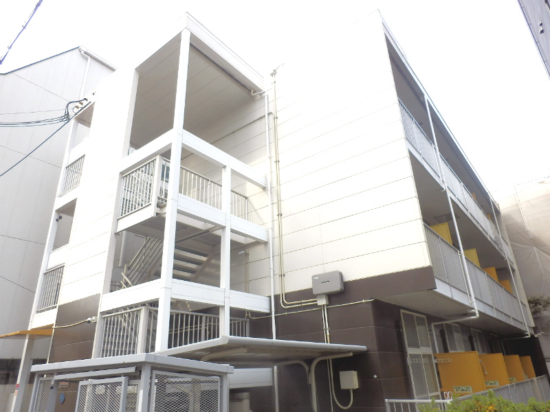 岸里駅より徒歩8分 築23年7ヶ月 3階建の賃貸物件
