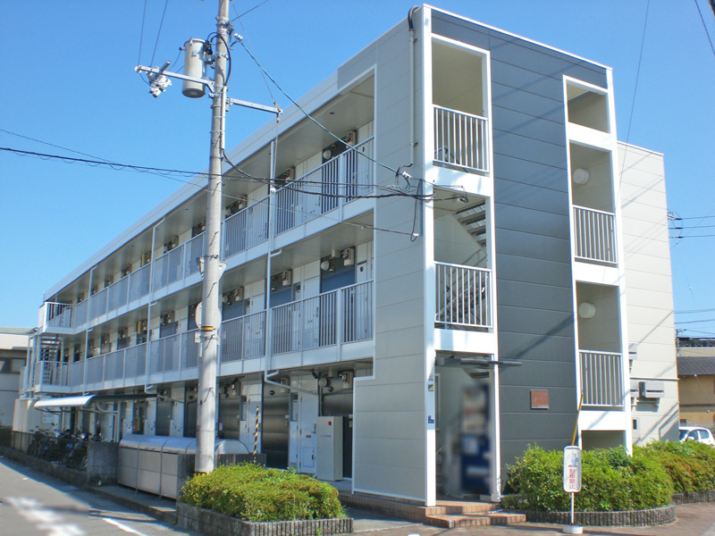 桟橋通三丁目駅より徒歩6分 築22年7ヶ月 3階建の賃貸物件