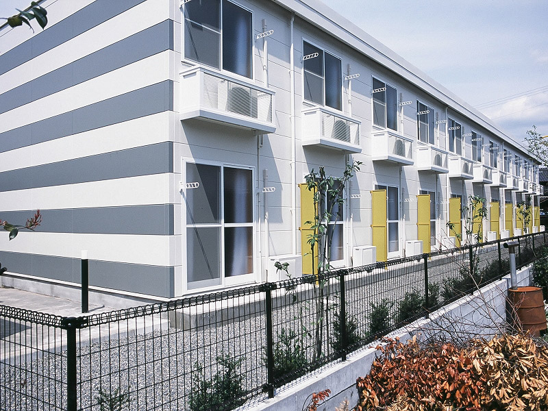 関駅より徒歩9分 築22年8ヶ月 2階建の賃貸物件