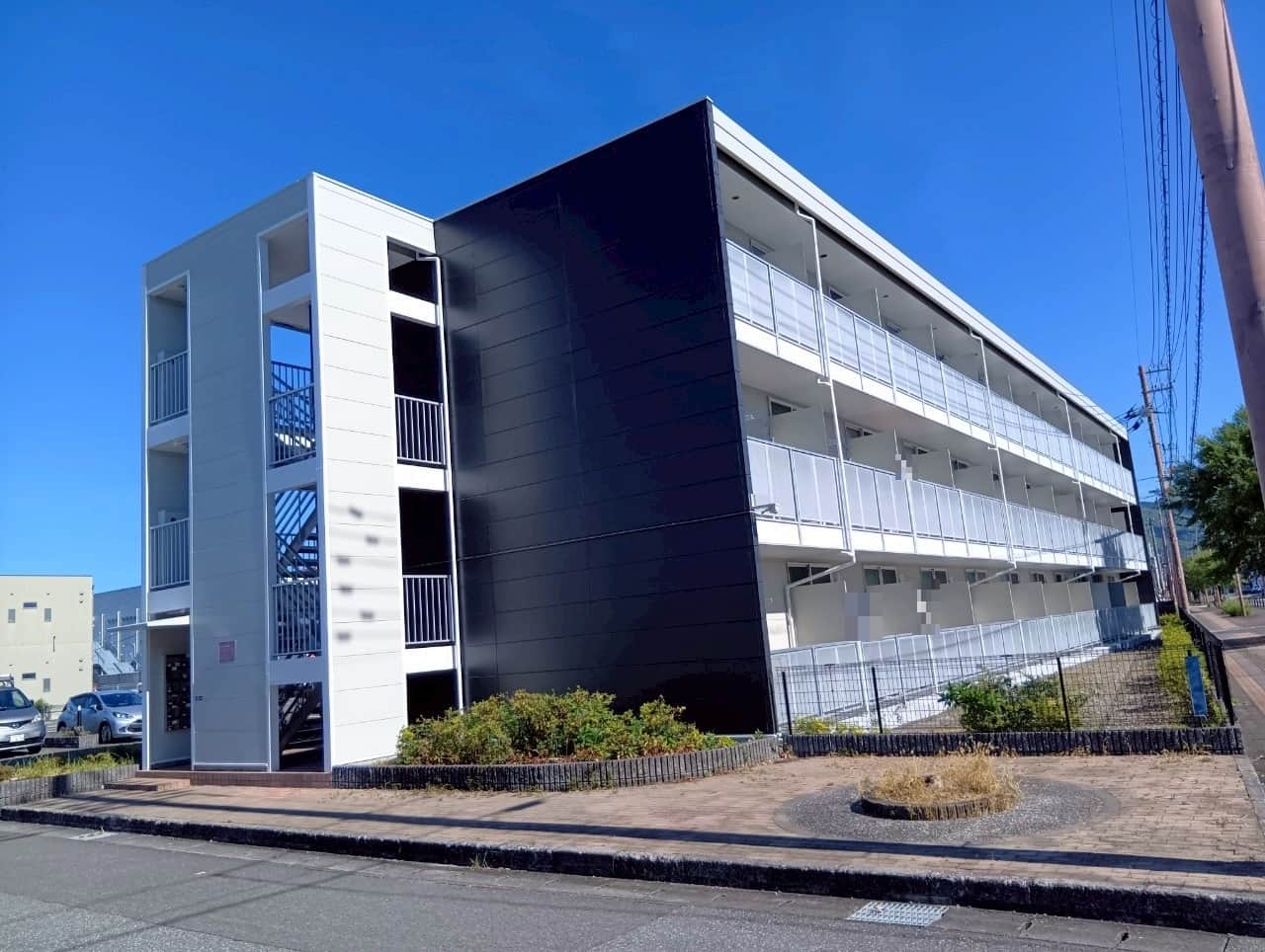 知寄町三丁目駅より徒歩14分 築22年9ヶ月 3階建の賃貸物件