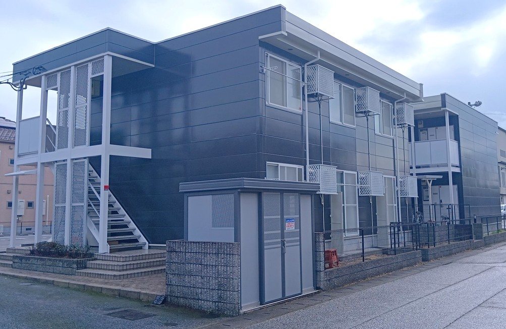 米原駅より徒歩12分 築22年10ヶ月 2階建の賃貸物件