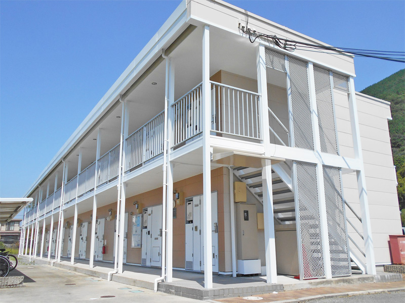 新野駅よりバス5分 築22年8ヶ月 2階建の賃貸物件