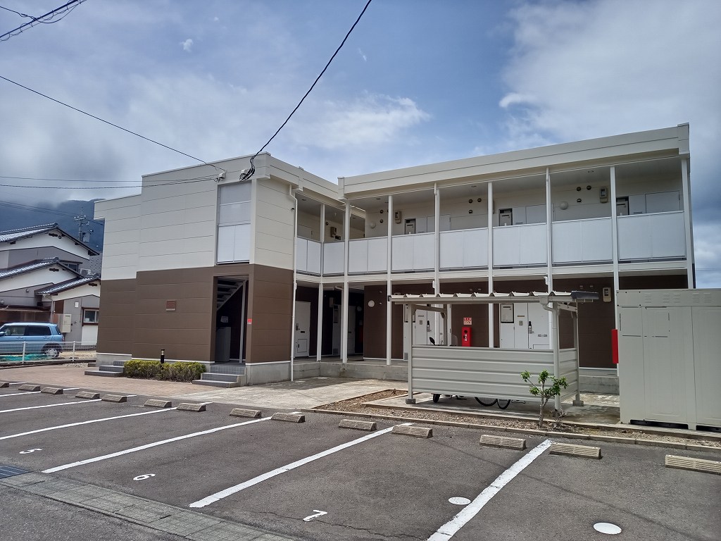 敦賀駅よりバス22分 築22年6ヶ月 2階建の賃貸物件