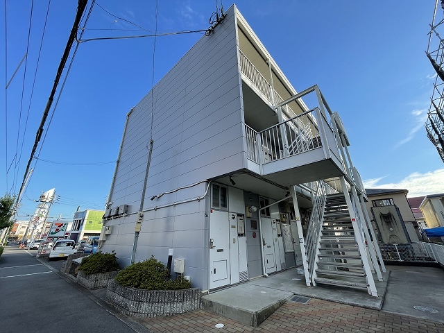 岸和田駅より徒歩11分 築22年2ヶ月 3階建の賃貸物件