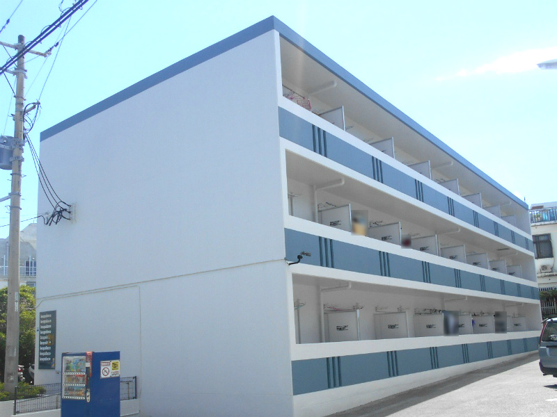 安里駅より徒歩17分 築22年3ヶ月 3階建の賃貸物件