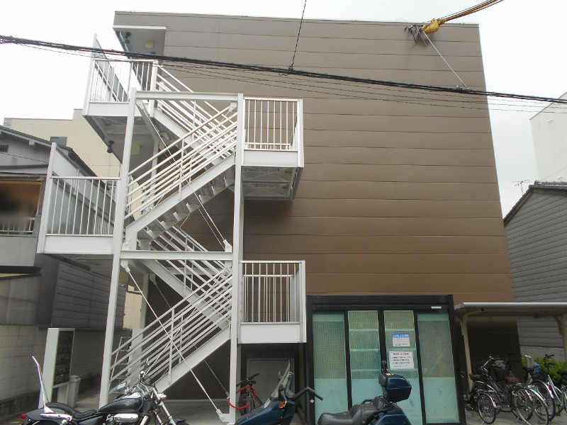 緑橋駅より徒歩10分 築22年1ヶ月 3階建の賃貸物件