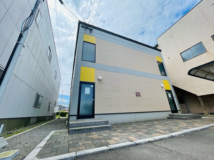 函館駅より徒歩15分 築22年4ヶ月 2階建の賃貸物件