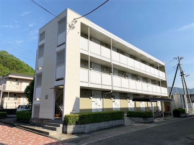 田野倉駅より徒歩1分 築22年1ヶ月 3階建の賃貸物件