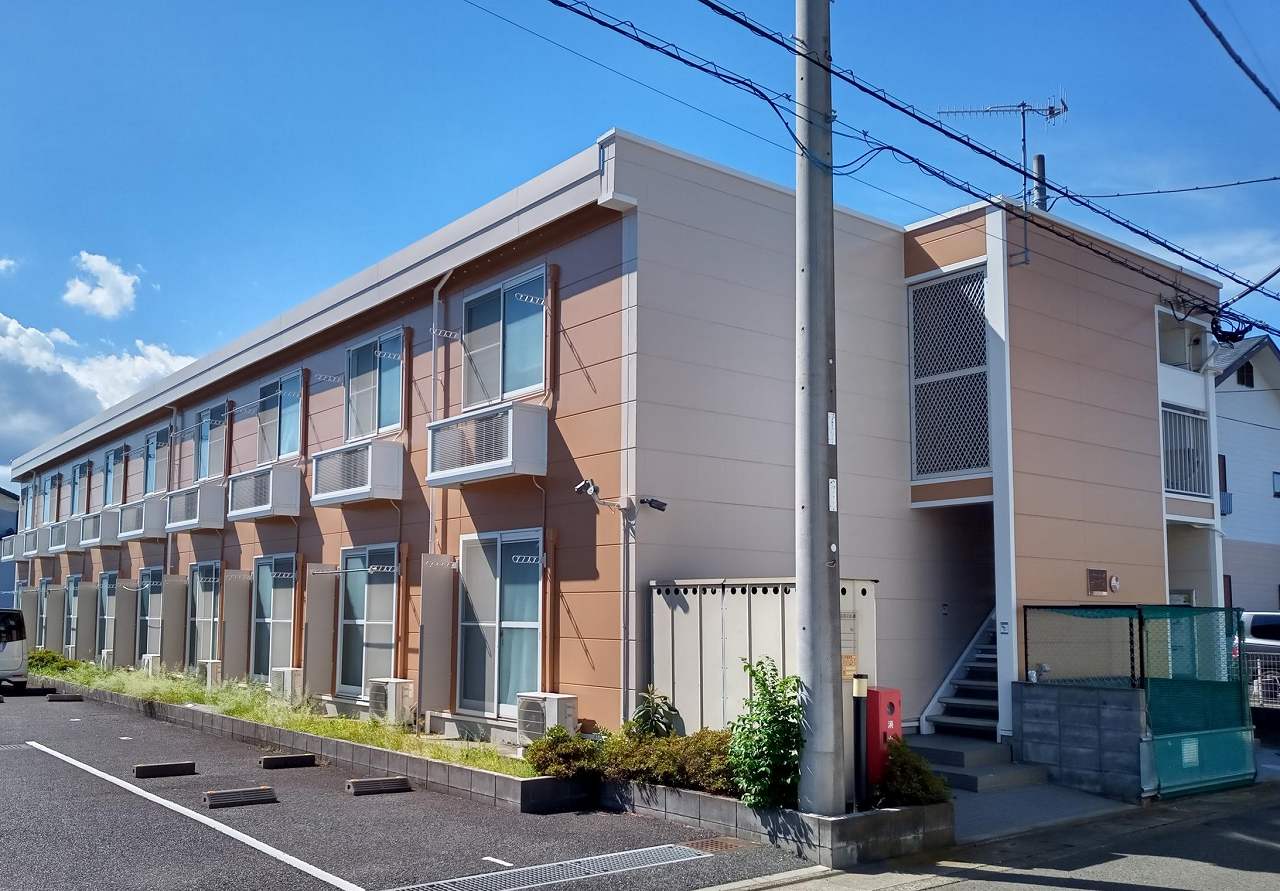 平塚駅よりバス21分 築22年2ヶ月 2階建の賃貸物件