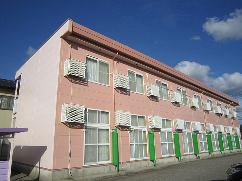 津幡駅より徒歩10分 築21年7ヶ月 2階建の賃貸物件