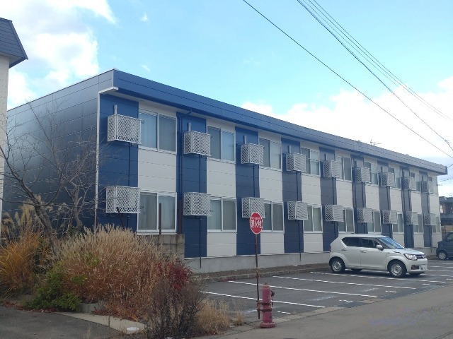 浪岡駅より徒歩27分 築21年1ヶ月 2階建の賃貸物件