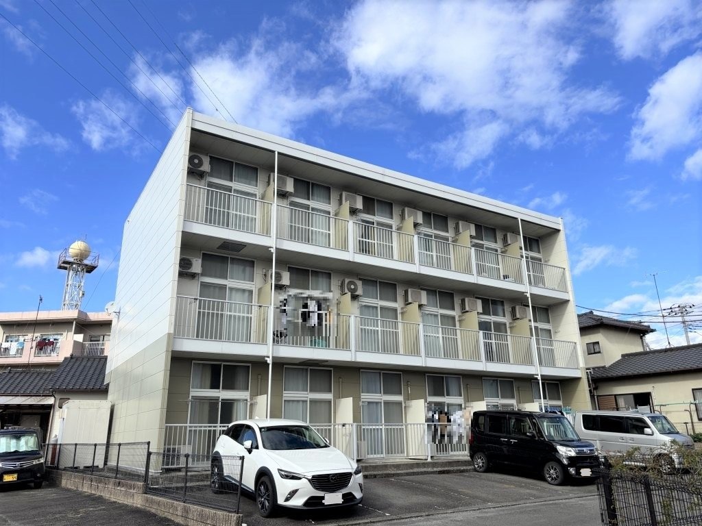 三島駅より徒歩21分 築21年4ヶ月 3階建の賃貸物件