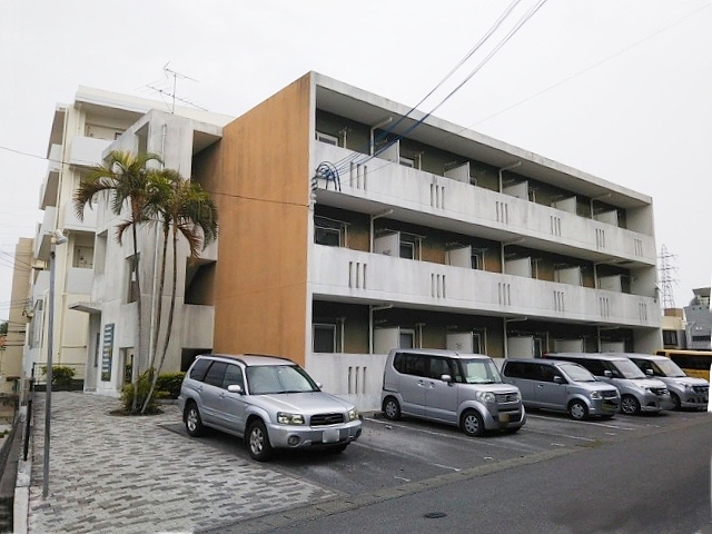 奥武山公園駅より徒歩20分 築21年2ヶ月 3階建の賃貸物件