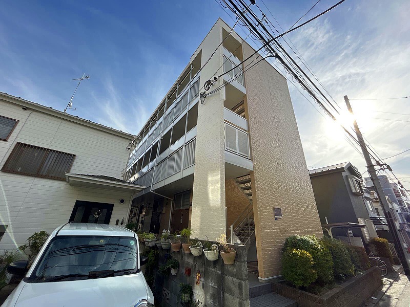 笹塚駅より徒歩9分 築21年8ヶ月 3階建の賃貸物件