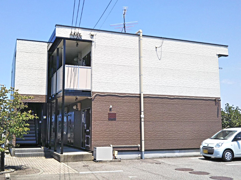 小松駅よりバス8分 築20年9ヶ月 2階建の賃貸物件