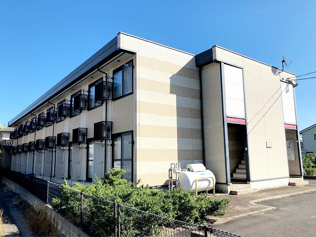 倉吉駅よりバス1分 築20年7ヶ月 2階建の賃貸物件