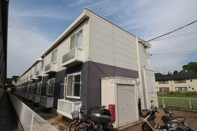 松山市駅よりバス33分 築21年2ヶ月 2階建の賃貸物件