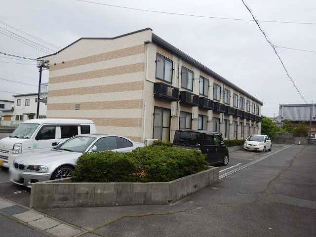 塩浜駅より徒歩8分 築20年10ヶ月 2階建の賃貸物件