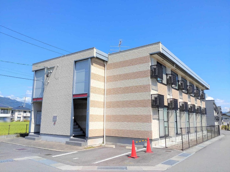 三好町駅より徒歩5分 築20年9ヶ月 2階建の賃貸物件