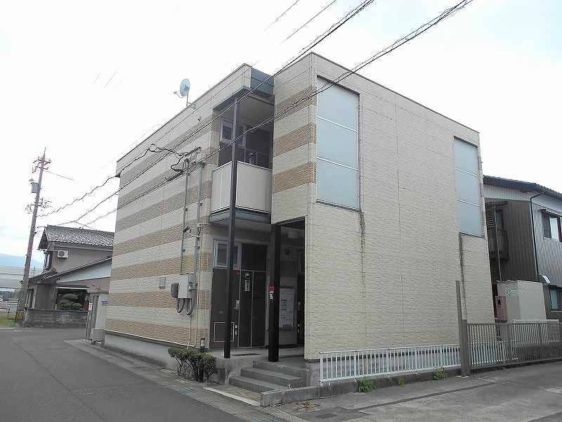 敦賀駅より徒歩15分 築20年8ヶ月 2階建の賃貸物件