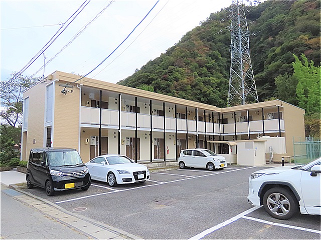 長野駅よりバス11分 築19年8ヶ月 2階建の賃貸物件