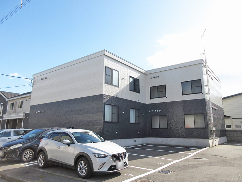 苫小牧駅よりバス18分 築20年6ヶ月 2階建の賃貸物件